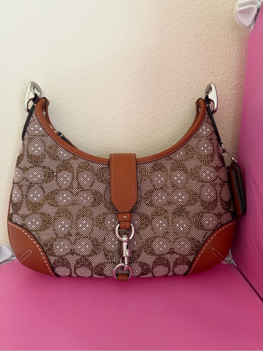 Coach Hamptons Hobo - Picture 2 of 9